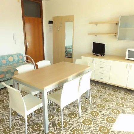 With Side Sea View شقة بيبيوني