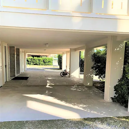 Apartman With Side Sea View