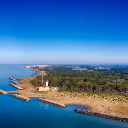 With Side Sea View *