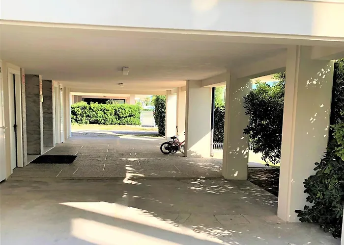 アパート With Side Sea View